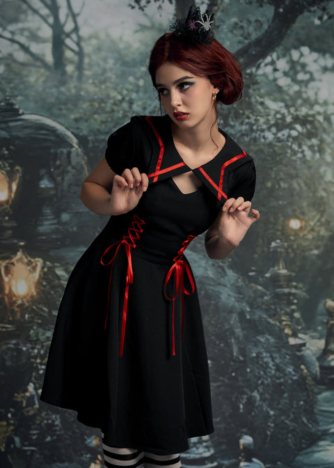 Robe gothique trapèze à bordures noires et rouges-5