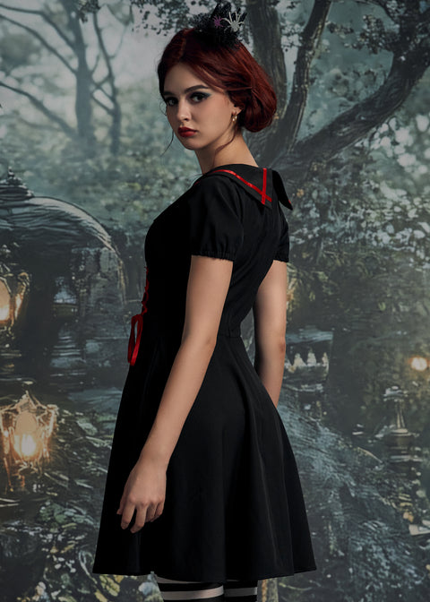 Robe gothique trapèze à bordures noires et rouges-7