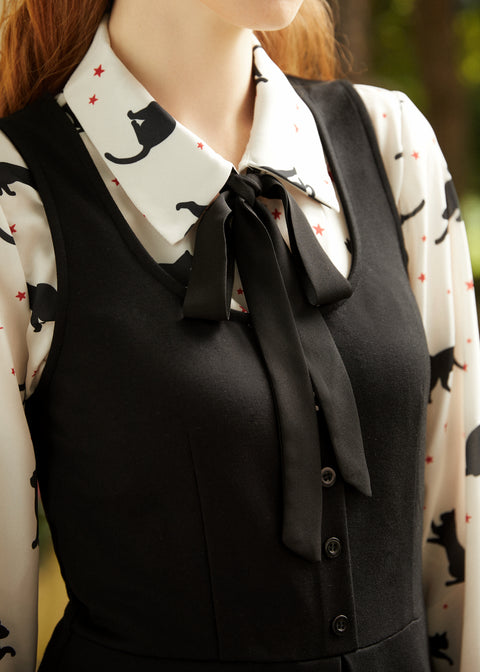 Robe cintrée et évasée sans manches au charme classique-1