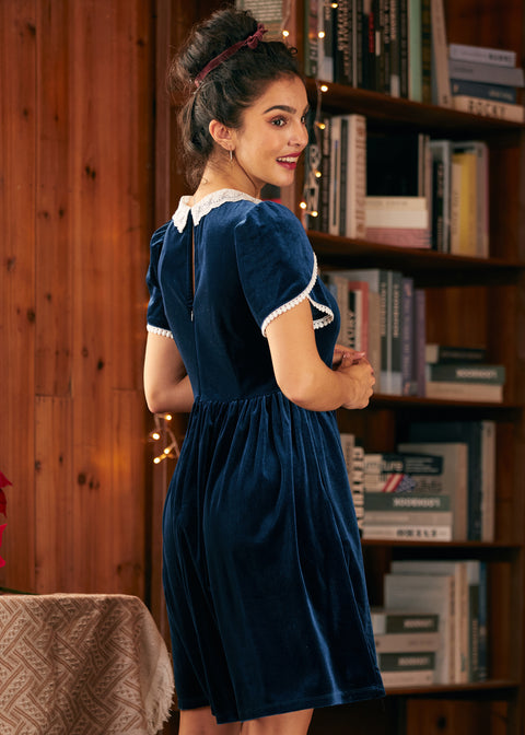 Robe victorienne à col en dentelle murmurante-2