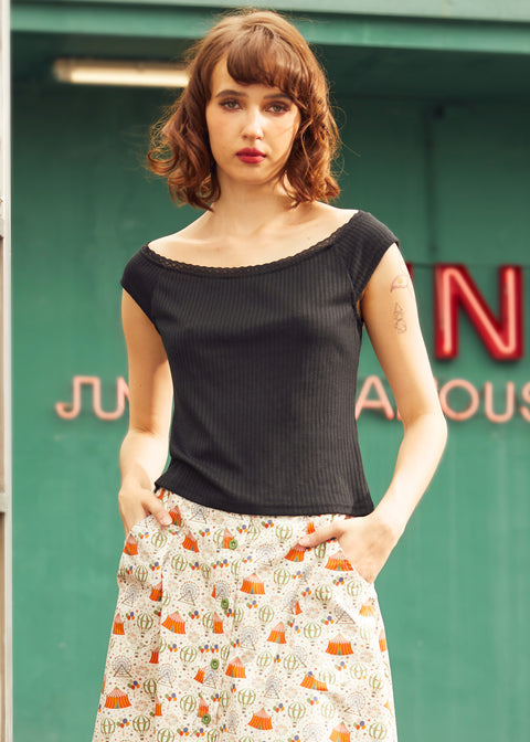 T-shirt à col Marilyn de Lace by Day (Vente finale)-1