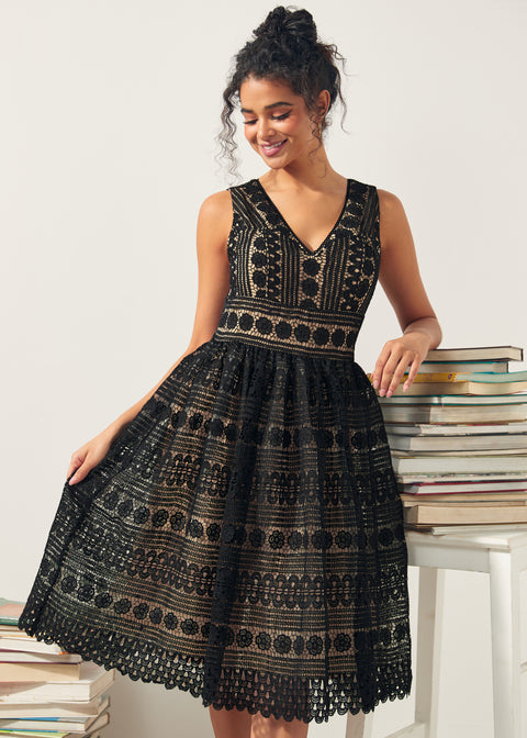 La robe Vivienne à col en V-5