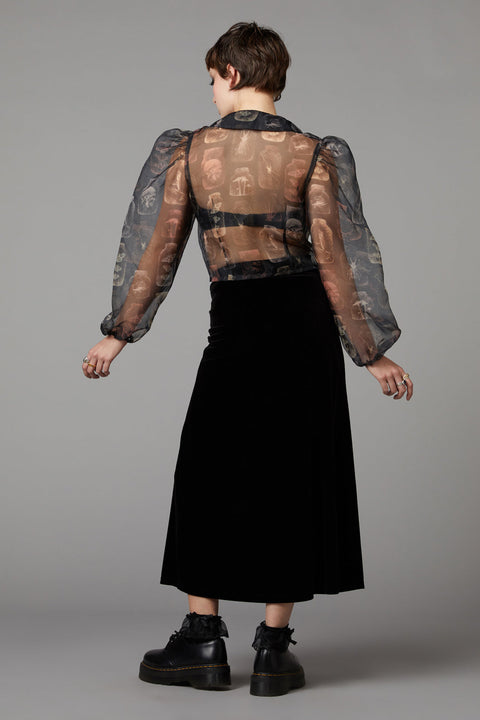 Blouse gothique transparente à épaules bouffantes et épaules dénudées.-3