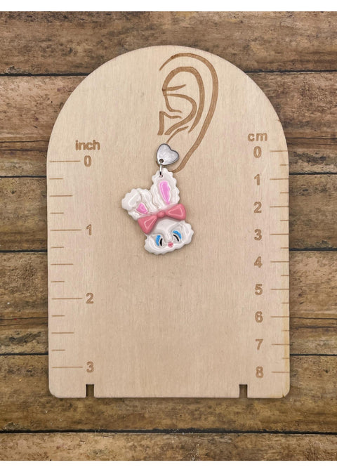 Boucles d'oreilles lapin de Pâques blanc duveteux avec nœud rose-1