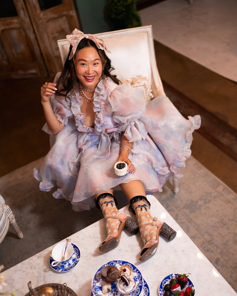 Chaussettes montantes transparentes à volants et motif floral répété-5