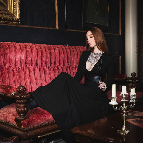 Robe longue Blair en jersey avec corset en cuir vegan à la taille.-5